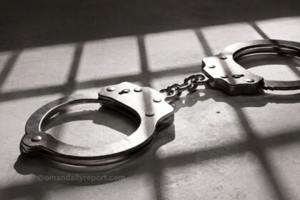 Royal Oman Police Detain Two African Expatriates Over Forced Break-In in Yanqul